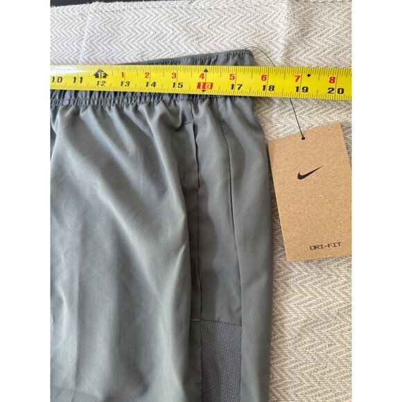 Nike Challenger Running Shorts Mens Large Gray Dri-Fit Lined Track Hiking Active - Picture 3 of 9